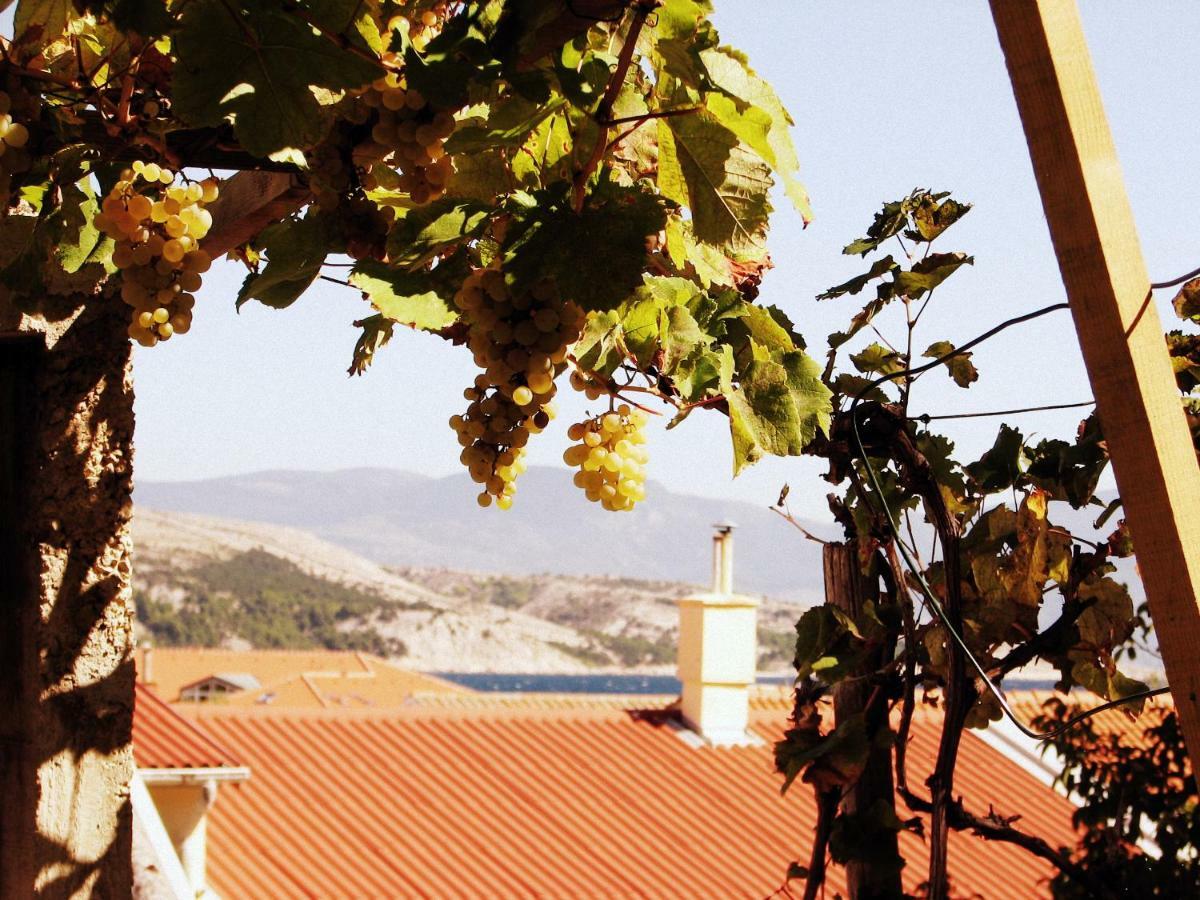 Apartments Lili I Baska  Exterior photo